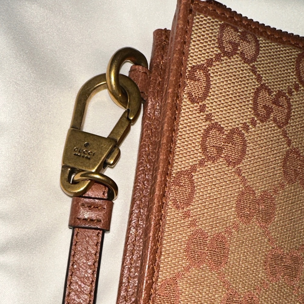 Authentic Gucci NY Yankees GG Supreme Wristlet Clutch Portfolio Pouch - Picture 4 of 9